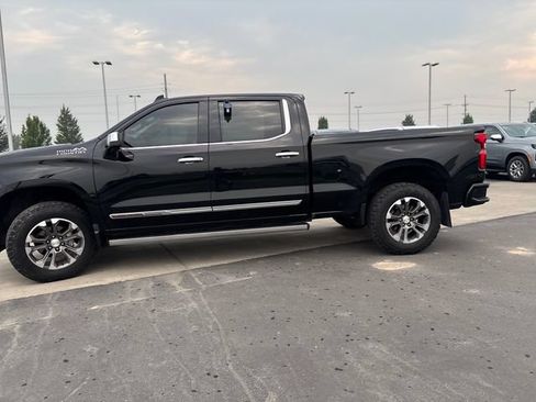 Used 2022 Chevrolet Silverado 1500 High Country w/ Technology Package AWD/4WD image 6