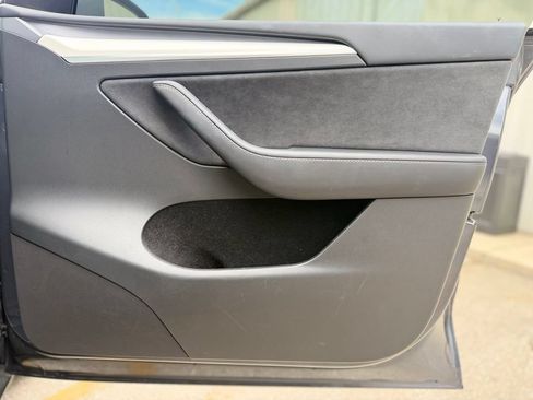 Used 2023 Tesla Model Y Performance AWD/4WD image 16