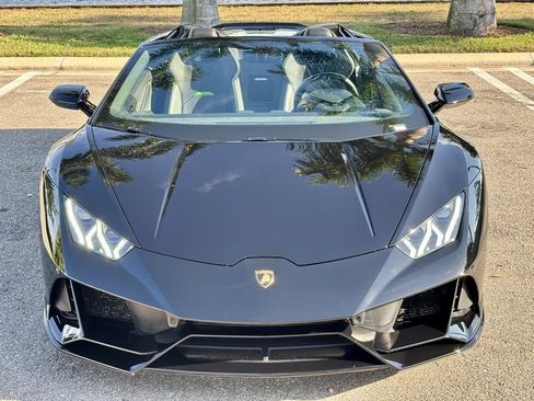 Used 2020 Lamborghini Huracan EVO image 3