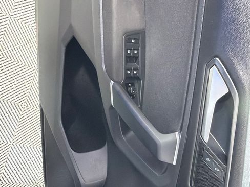 Used 2018 Volkswagen Tiguan S w/ 3rd Row Seat Package AWD/4WD image 11