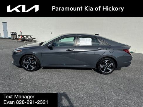 Used 2023 Hyundai Elantra SEL w/ Convenience Package FWD image 4