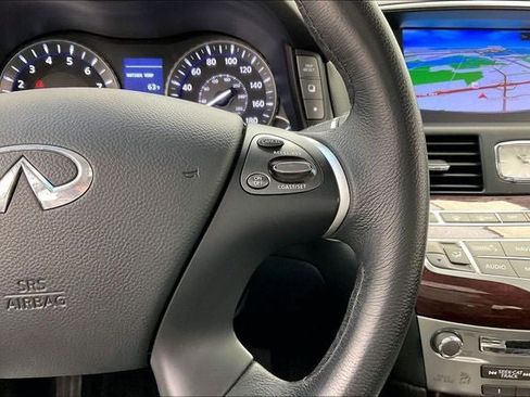 Used 2018 INFINITI Q70 L 3.7 AWD/4WD image 25