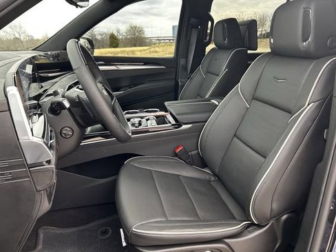 New 2026 Cadillac Escalade ESV Sport w/ LPO, Floor Liner Package image 21