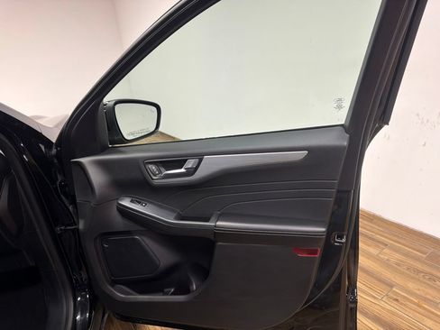 Used 2023 Ford Escape Platinum AWD/4WD image 70