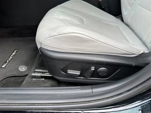 Used 2023 Hyundai Elantra Limited FWD image 19