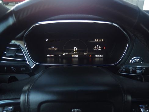 Used 2017 Lincoln Continental Premiere image 7