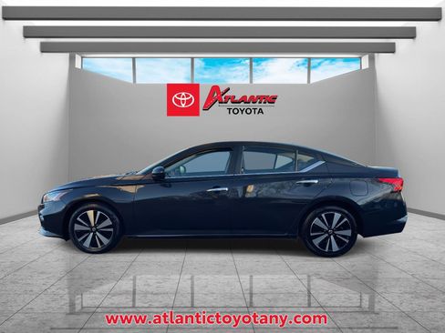 Used 2022 Nissan Altima 2.5 SV image 4