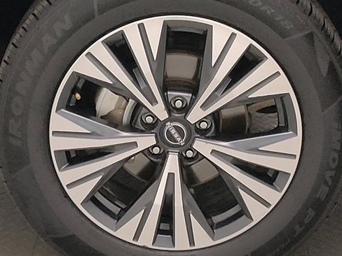 Used 2023 Nissan Rogue SV AWD/4WD image 31
