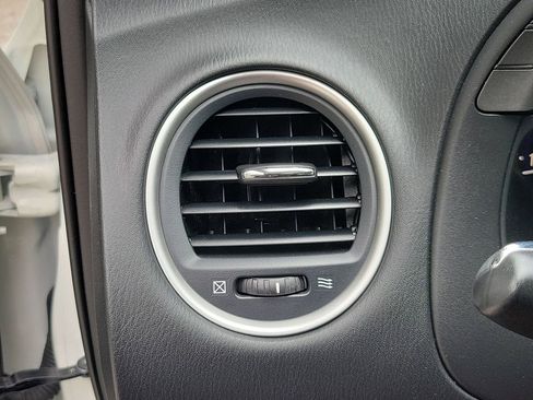 Used 2019 INFINITI QX60 Luxe w/ Essential Package image 32