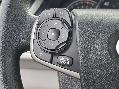 Used 2014 Toyota Camry LE image 23