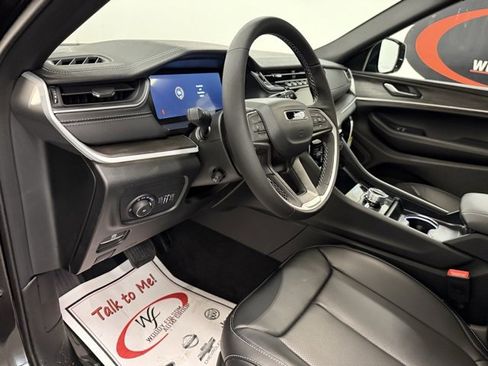 New 2025 Jeep Grand Cherokee L Limited image 11