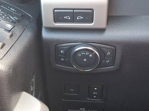 Used 2021 Ford F250 Lariat image 24