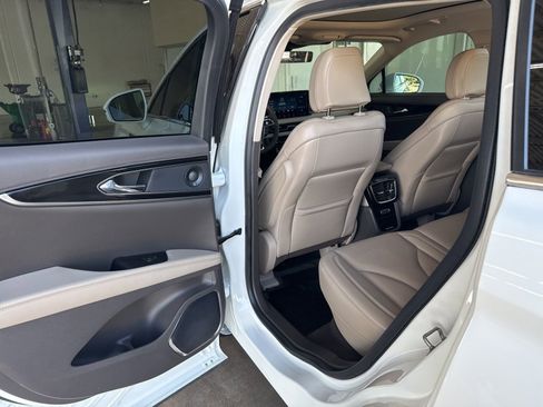 Used 2022 Lincoln Nautilus Reserve w/ Equipment Group 201A image 16