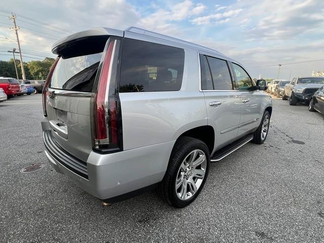 Used 2019 Cadillac Escalade Luxury AWD/4WD image 7