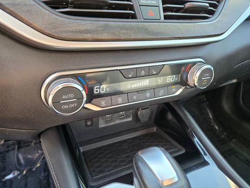 Used 2023 Nissan Altima 2.5 SL FWD image 25