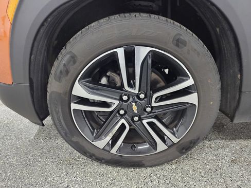 Used 2022 Chevrolet TrailBlazer LT w/ LPO, Blackout Package FWD image 10