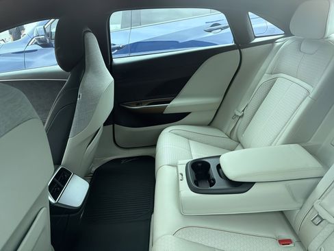 Used 2022 Lucid Air Grand Touring image 18