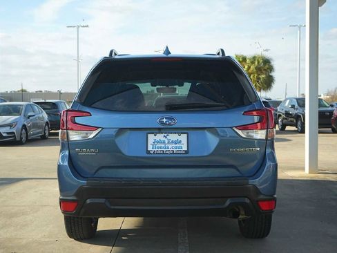 Used 2020 Subaru Forester Premium image 5