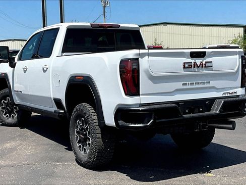 New 2025 GMC Sierra 2500 AT4X image 3