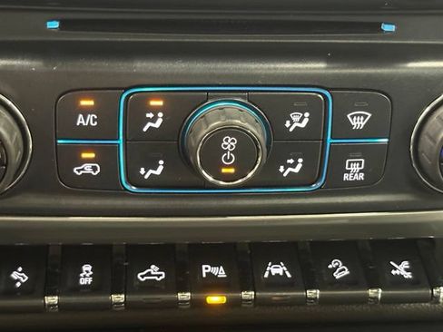 Used 2017 Chevrolet Silverado 1500 LTZ Z71 w/ LTZ Plus Package AWD/4WD image 28
