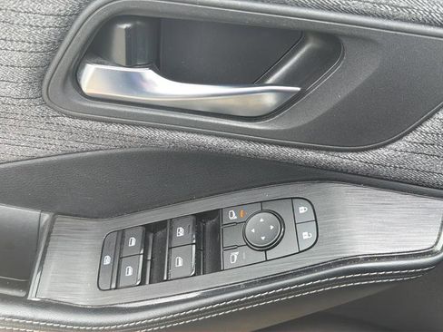 Certified 2023 Nissan Rogue SV AWD/4WD image 18