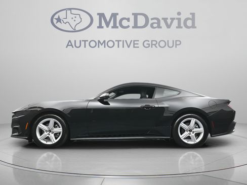 Used 2026 Ford Mustang Coupe RWD image 27