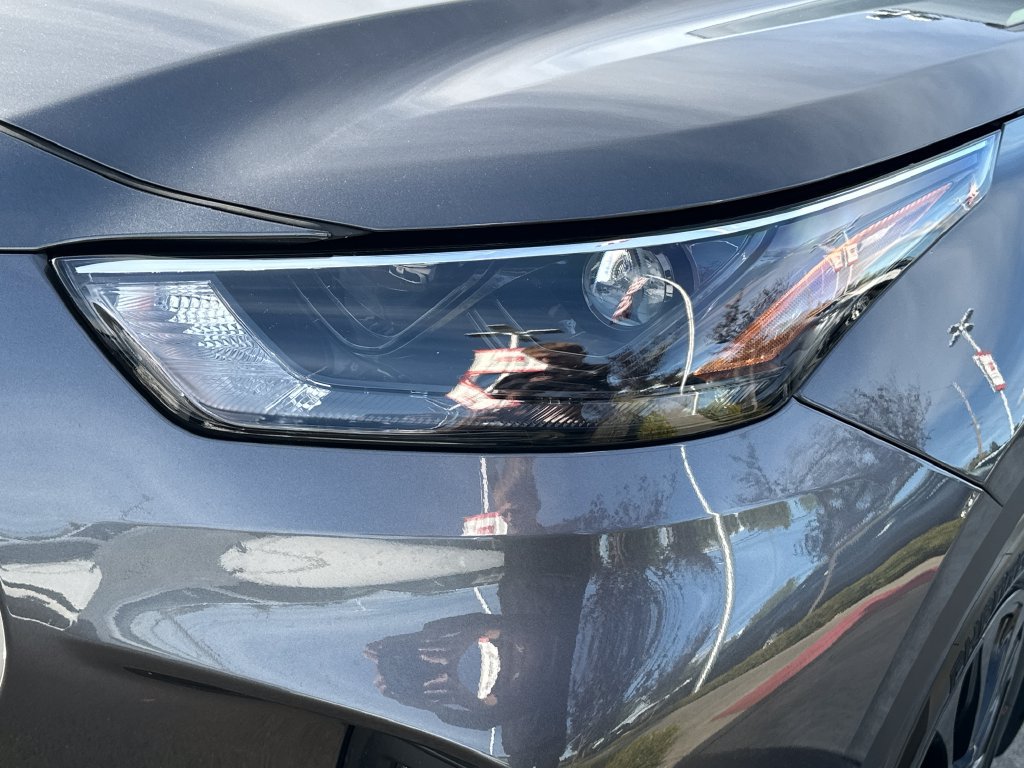 Used 2023 Toyota Highlander XLE AWD/4WD image 9
