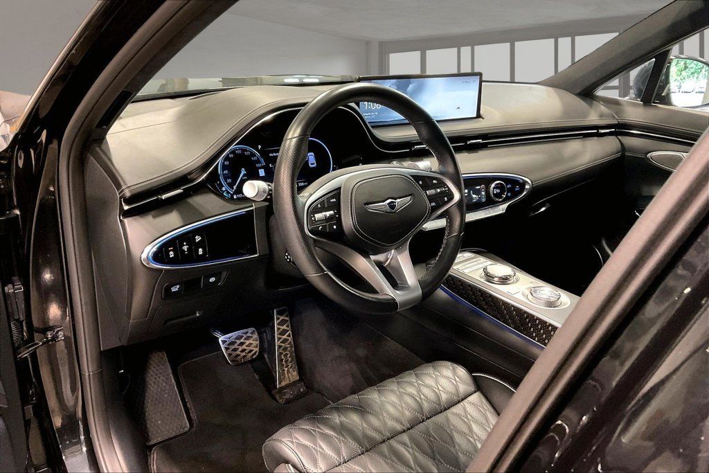 Used 2023 Genesis GV70 3.5T Sport w/ Sport Prestige Package AWD/4WD image 18