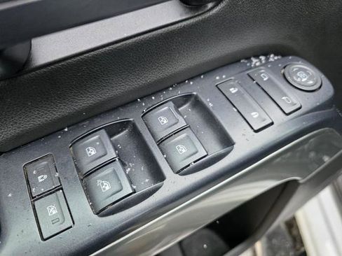 Used 2018 Chevrolet Silverado 1500 LT w/ All Star Edition image 9