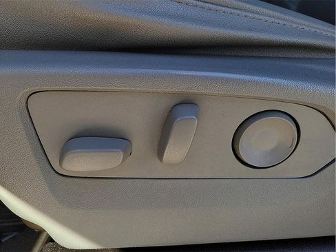 Certified 2024 GMC Sierra 1500 SLT image 15