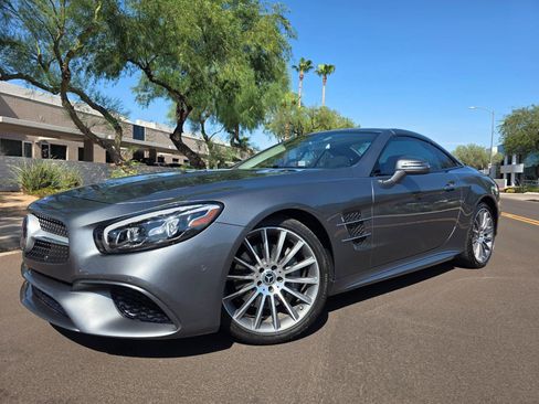 Used 2018 Mercedes-Benz SL 550 image 2