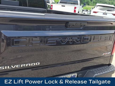 Used 2022 Chevrolet Silverado 1500 RST AWD/4WD image 29
