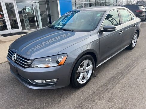 Used 2015 Volkswagen Passat 1.8T Limited Edition image 2