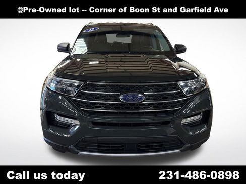 Used 2022 Ford Explorer XLT w/ Equipment Group 202A AWD/4WD image 8