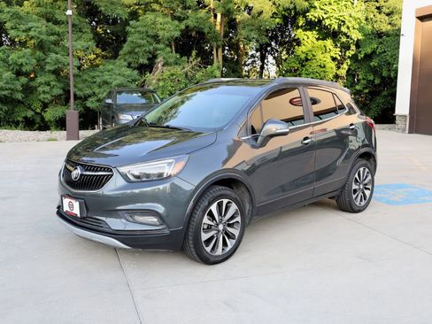 Used 2018 Buick Encore Essence image 3