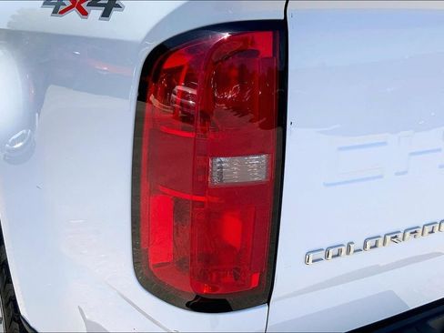 Used 2022 Chevrolet Colorado LT w/ Fleet Safety Package AWD/4WD image 18