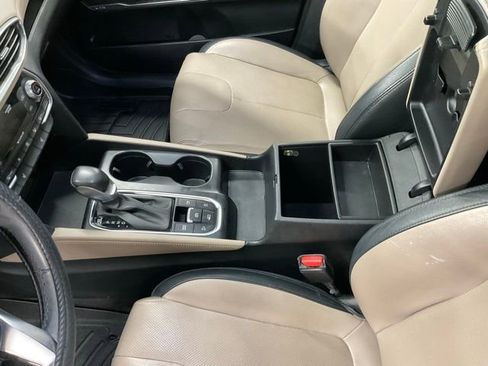 Used 2019 Hyundai Santa Fe Limited image 20