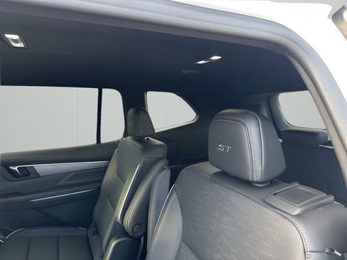 New 2026 Buick Enclave Sport Touring w/ LPO, Floor Liner Package image 21