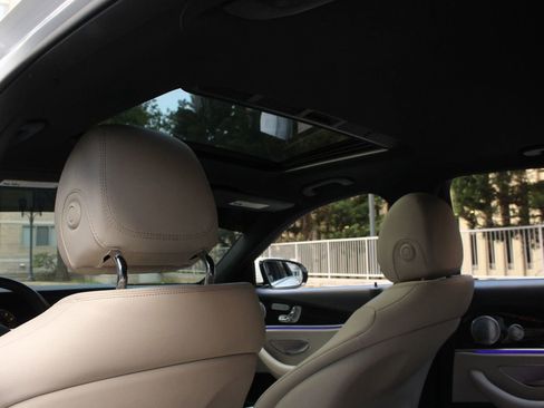 Used 2020 Mercedes-Benz E 350 Sedan image 24