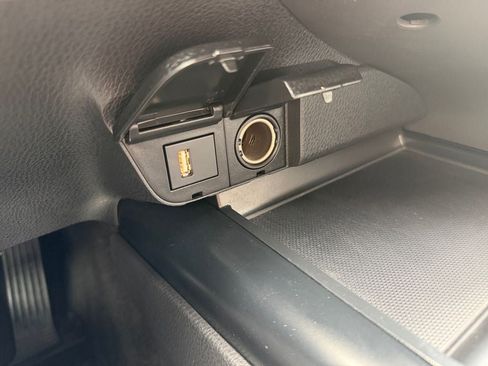Used 2020 Toyota Camry LE FWD image 32