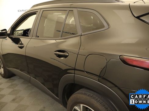 Used 2025 Chevrolet Trax LT FWD image 11