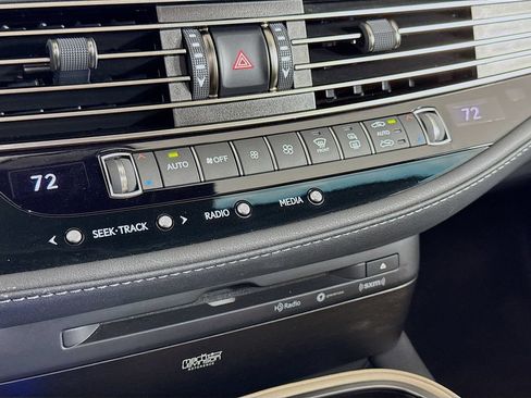 Certified 2022 Lexus LS 500 w/ Interior Upgrade Package RWD image 16