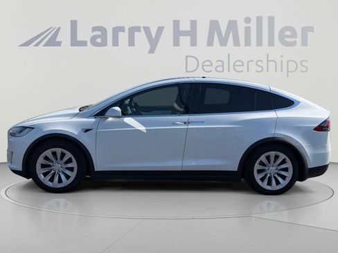 Used 2021 Tesla Model X Long Range AWD/4WD image 2