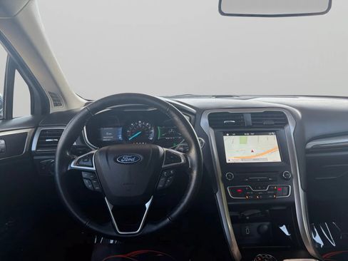 Used 2018 Ford Fusion Energi SE FWD image 28