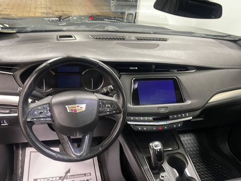 Used 2019 Cadillac XT4 Premium Luxury AWD/4WD image 3