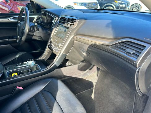 Used 2019 Ford Fusion SEL image 9