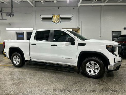 Used 2024 GMC Sierra 1500 Pro w/ Pro Value Package image 1