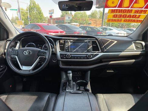 Used 2018 Toyota Highlander Limited AWD/4WD image 24