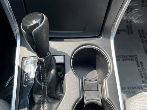Used 2017 Toyota Camry LE w/ Moonroof Package FWD image 21
