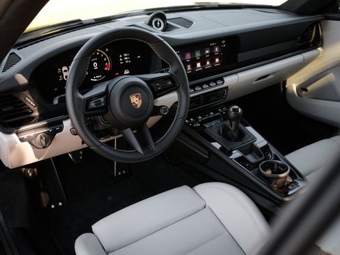 Used 2026 Porsche 911 GT3 RWD image 33